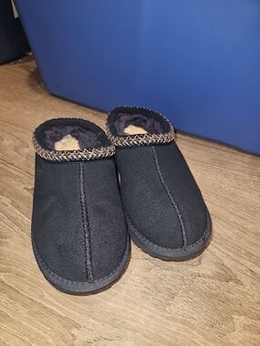 UGG Kids Blue Suede Slip-On Slippers with Cream Lining